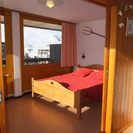 Aravis 212 By Interhome *